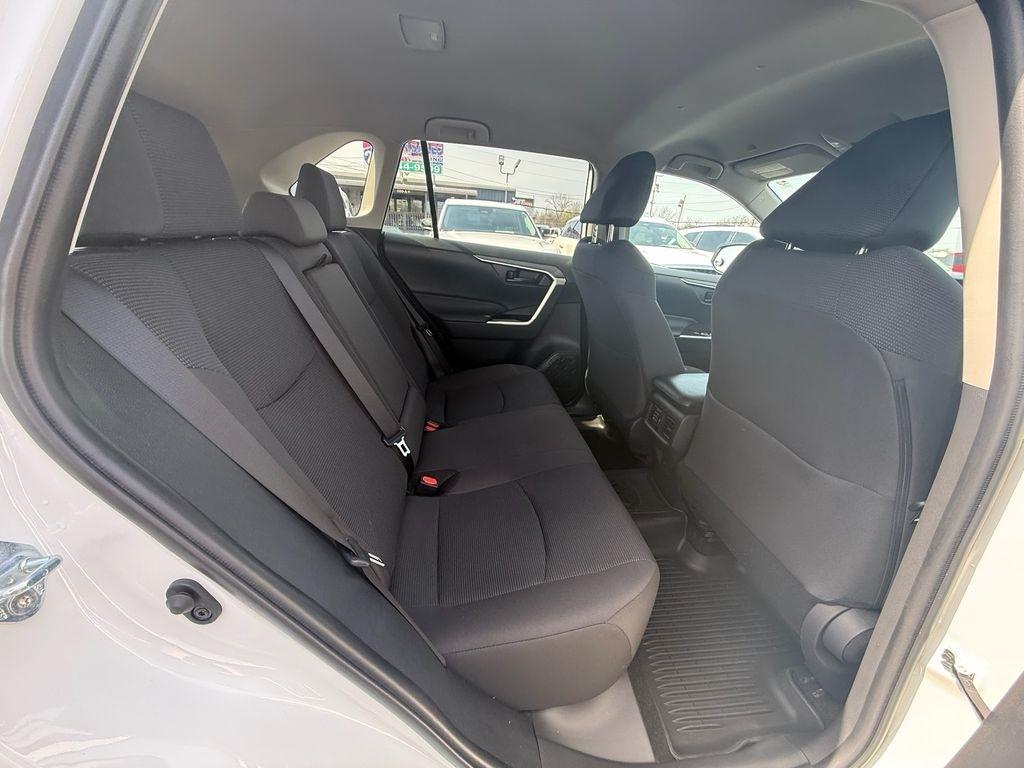 Toyota RAV4 LE AWD 2024