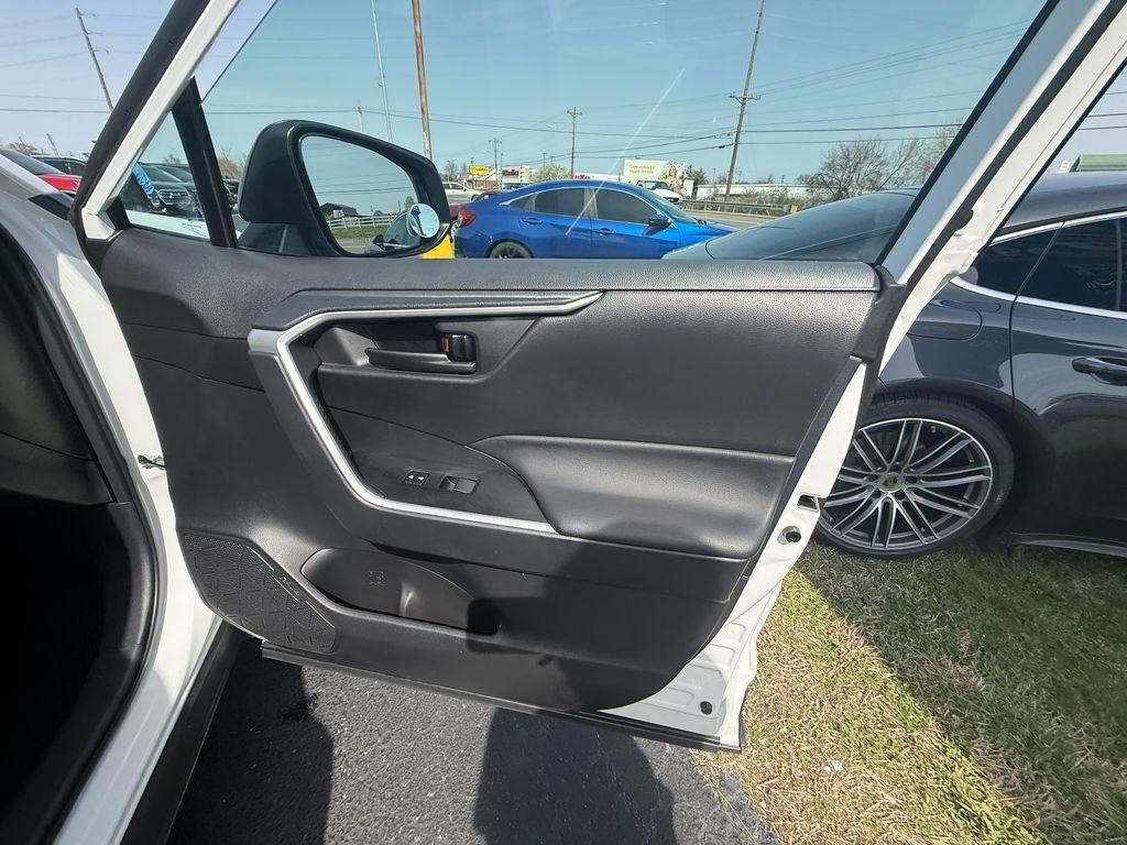 Toyota RAV4 LE AWD 2024