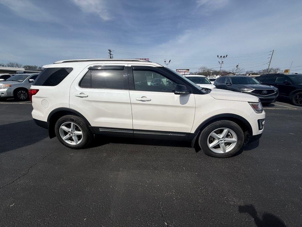 Ford Explorer XLT 4WD 2017