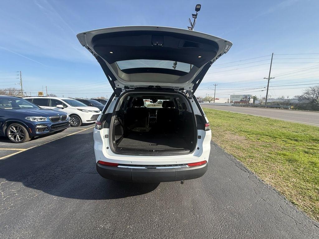 Jeep Grand Cherokee L Laredo 4WD 2023