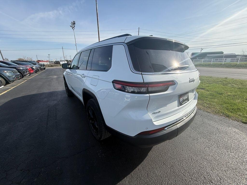 Jeep Grand Cherokee L Laredo 4WD 2023