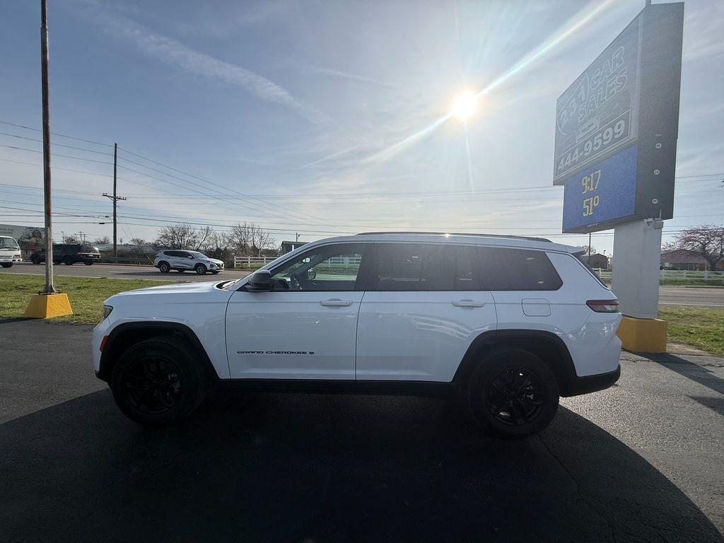 Jeep Grand Cherokee L Laredo 4WD 2023