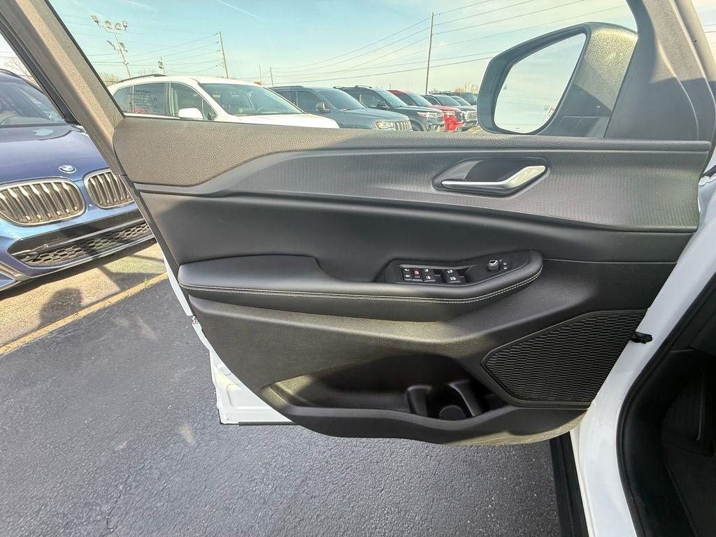 Jeep Grand Cherokee L Laredo 4WD 2023