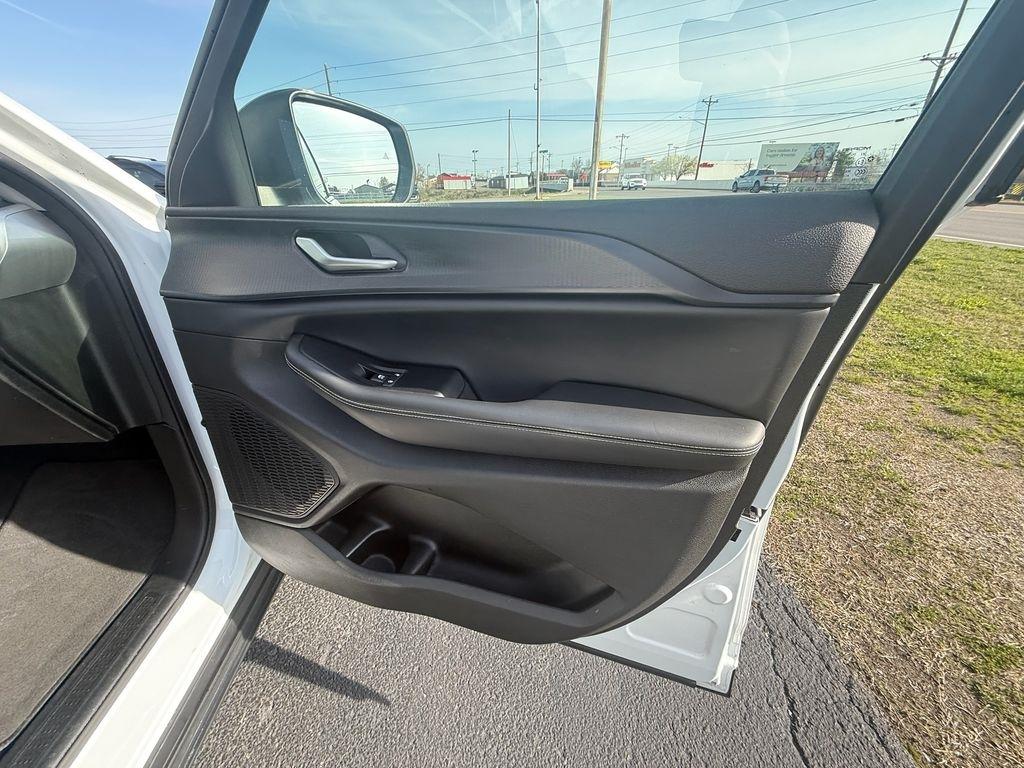 Jeep Grand Cherokee L Laredo 4WD 2023