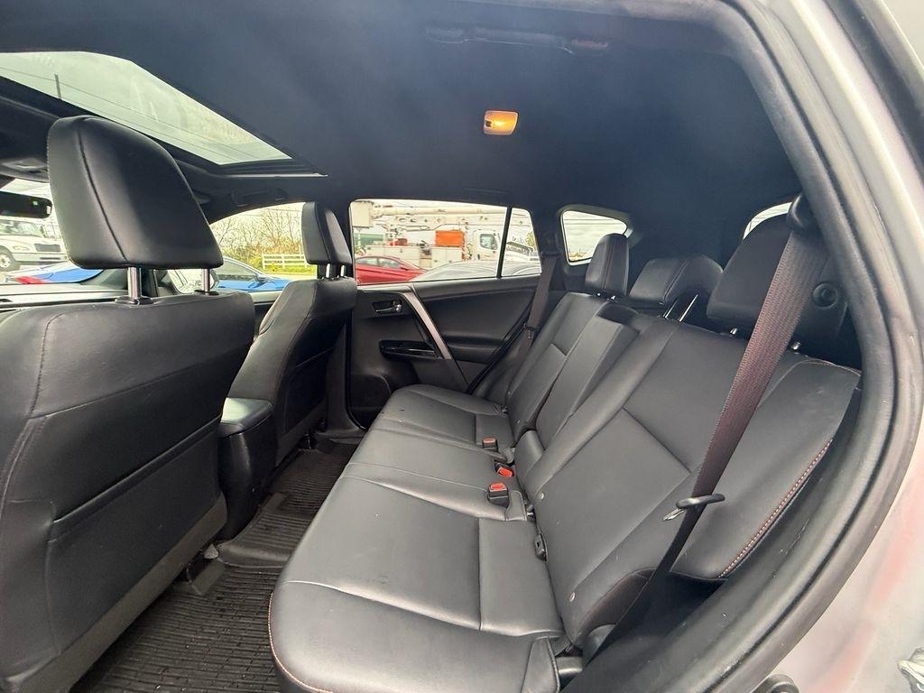 Toyota RAV4 SE 4WD 2018