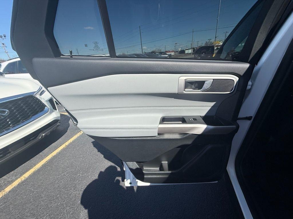 Ford Explorer XLT AWD 2023