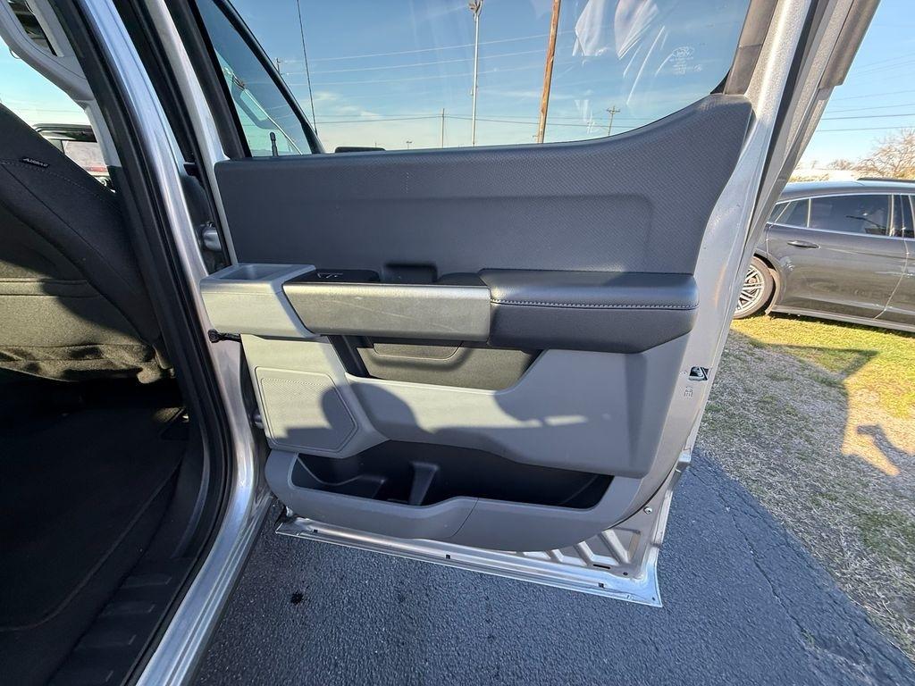 Ford F-150 XLT SuperCrew 4WD 2023