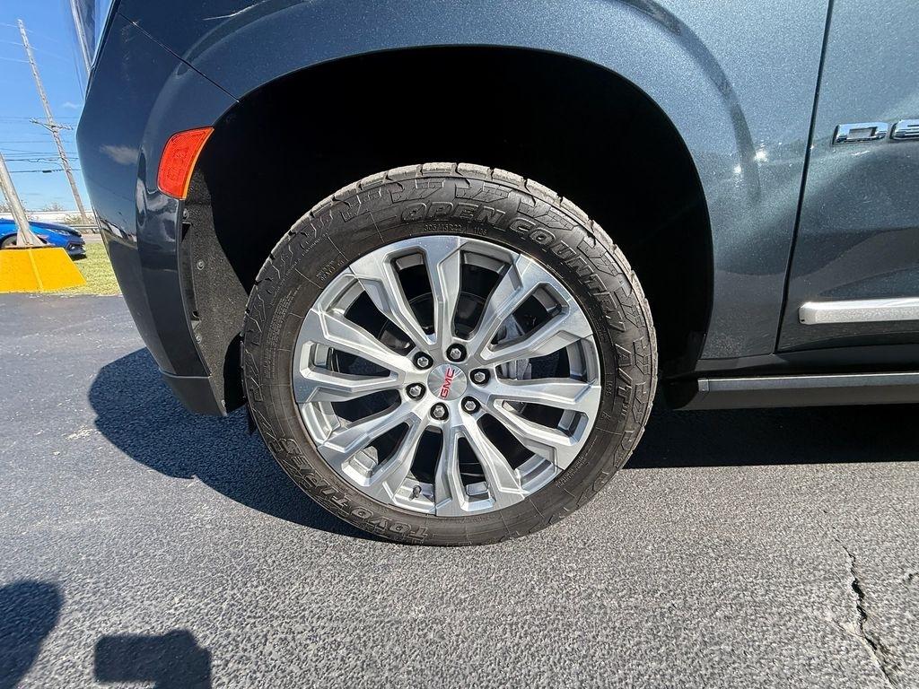 GMC Yukon XL Denali 4WD 2021