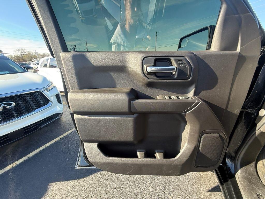 Chevrolet Silverado 1500 Custom Trail Boss Crew Cab Long Box 4WD 2021