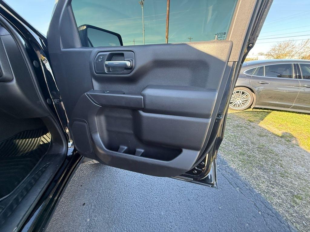 Chevrolet Silverado 1500 Custom Trail Boss Crew Cab Long Box 4WD 2021