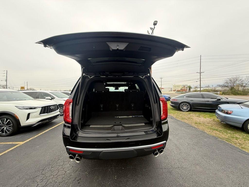 GMC Yukon Denali 4WD 2023