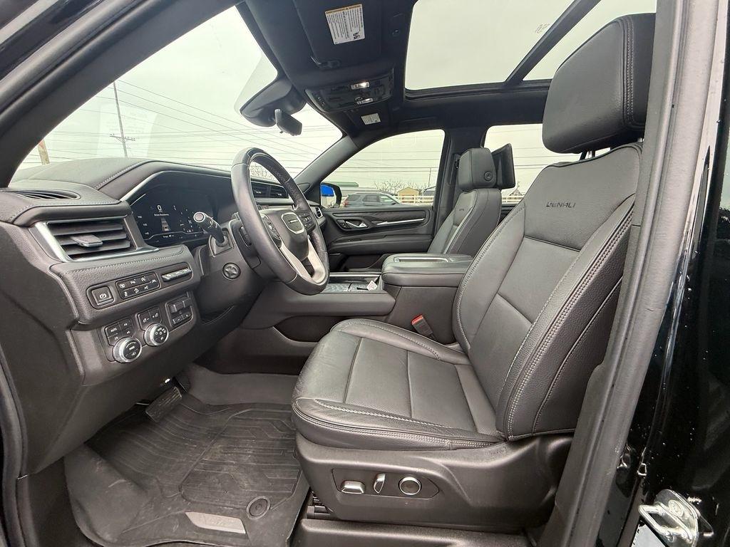 GMC Yukon Denali 4WD 2023