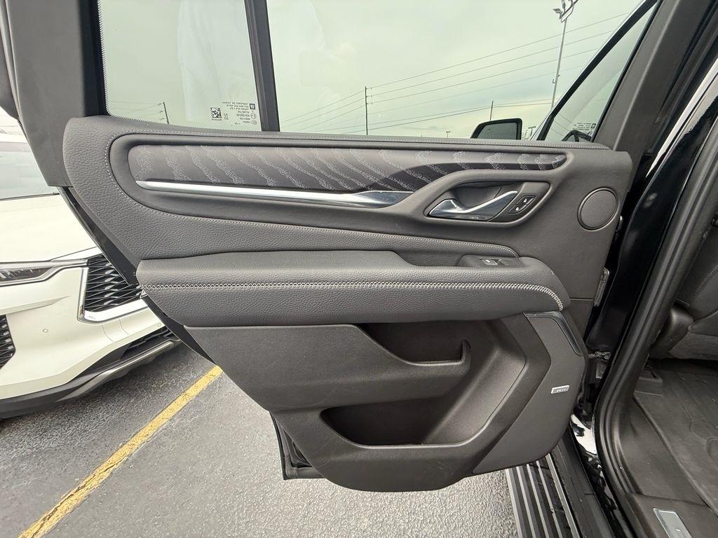 GMC Yukon Denali 4WD 2023