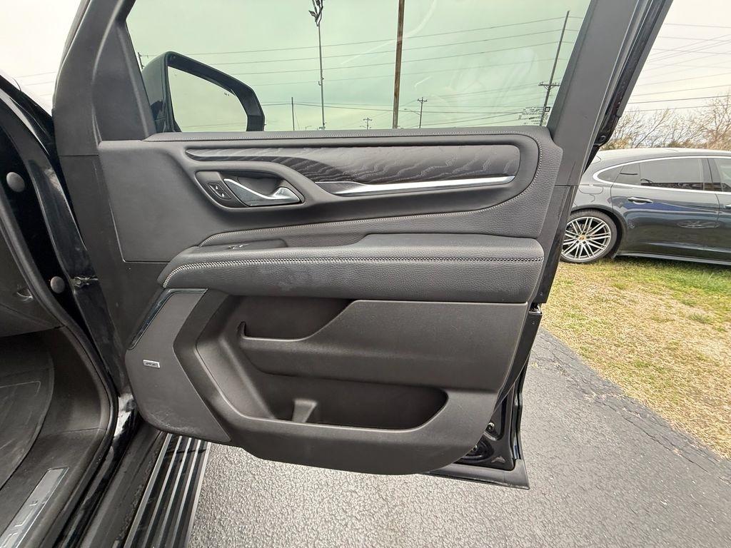 GMC Yukon Denali 4WD 2023