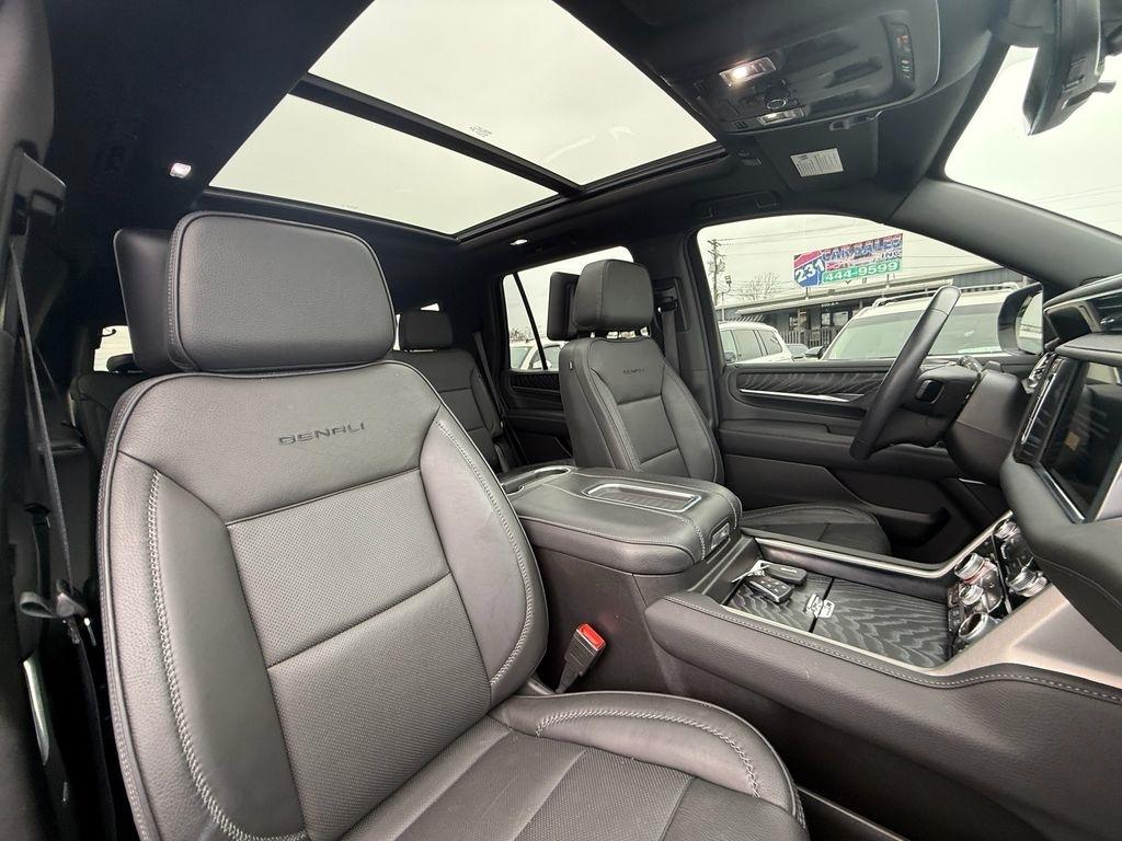 GMC Yukon Denali 4WD 2023