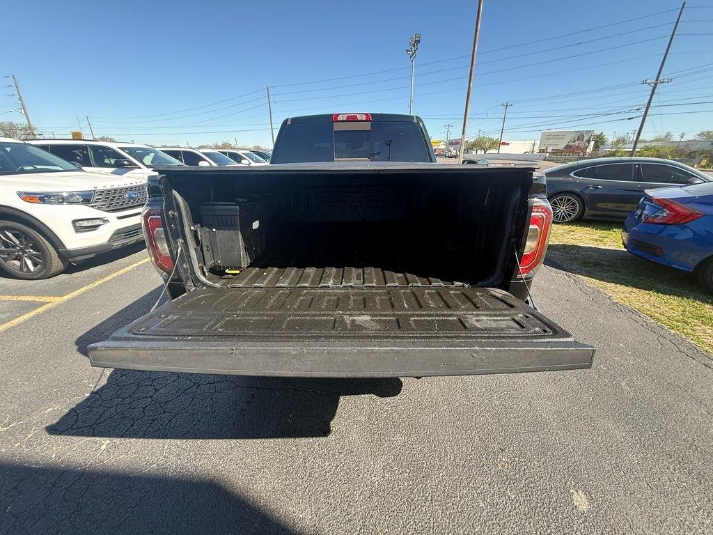 GMC Sierra 1500 Denali Crew Cab Long Box 4WD 2017