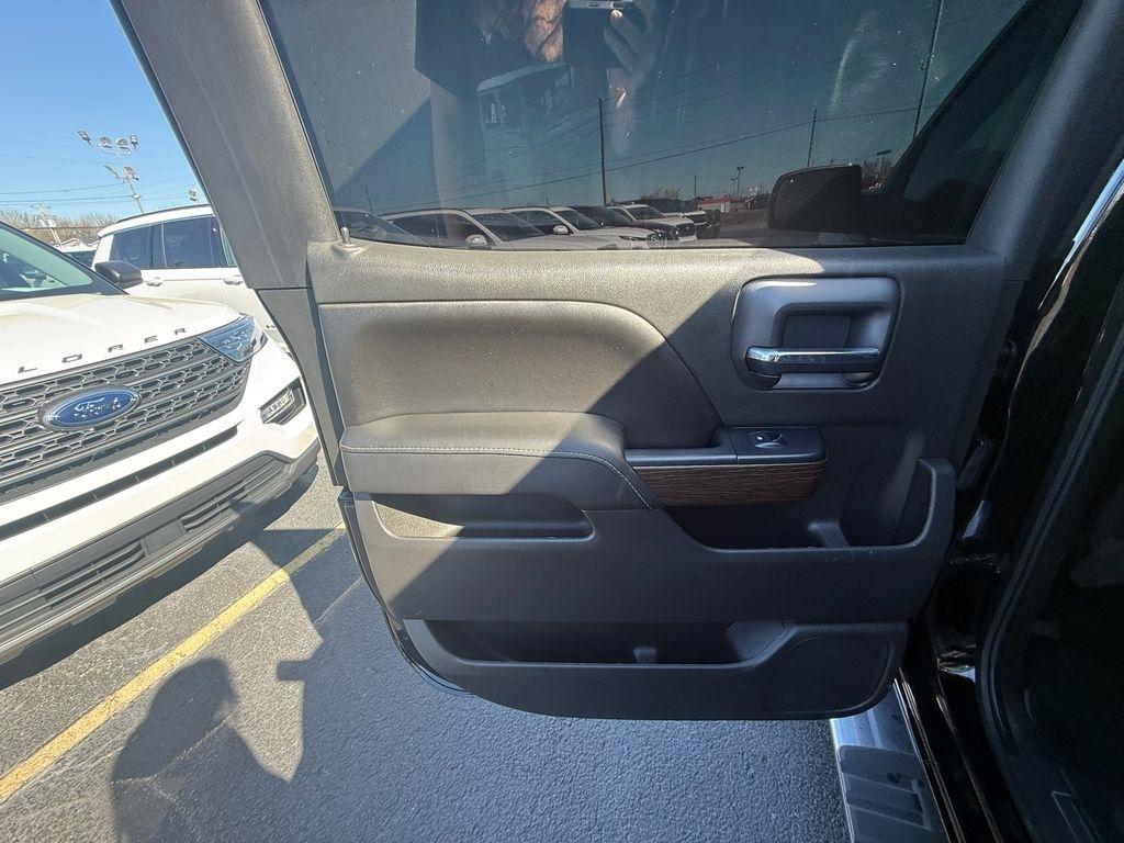 GMC Sierra 1500 Denali Crew Cab Long Box 4WD 2017