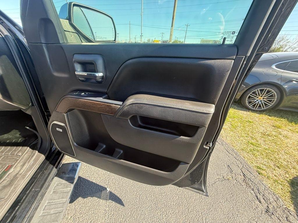 GMC Sierra 1500 Denali Crew Cab Long Box 4WD 2017