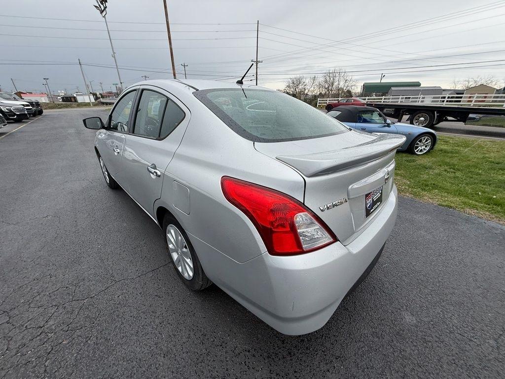 Nissan Versa 1.6 SV Sedan 2017
