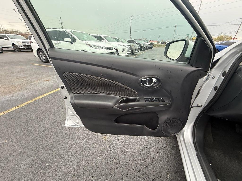 Nissan Versa 1.6 SV Sedan 2017