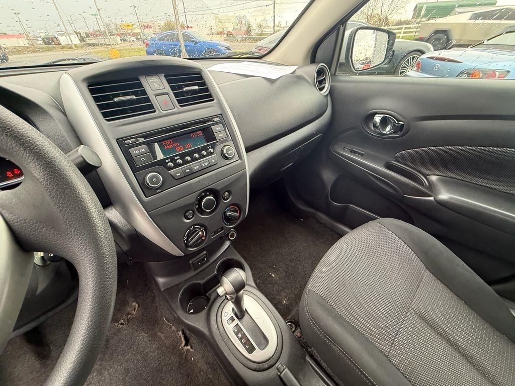 Nissan Versa 1.6 SV Sedan 2017