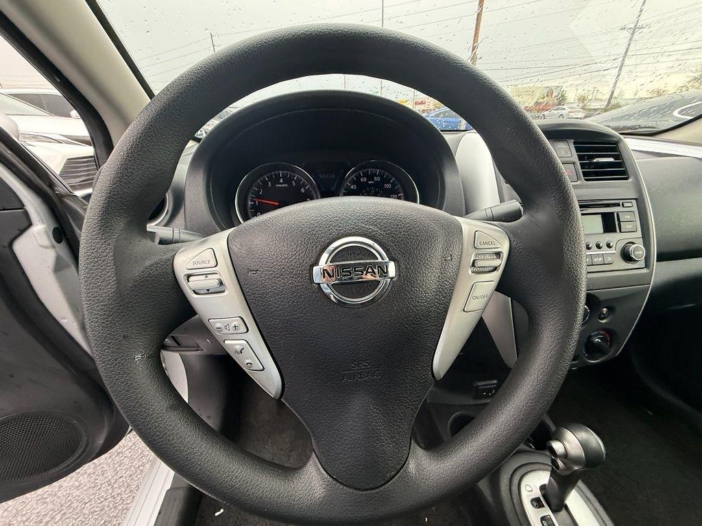 Nissan Versa 1.6 SV Sedan 2017