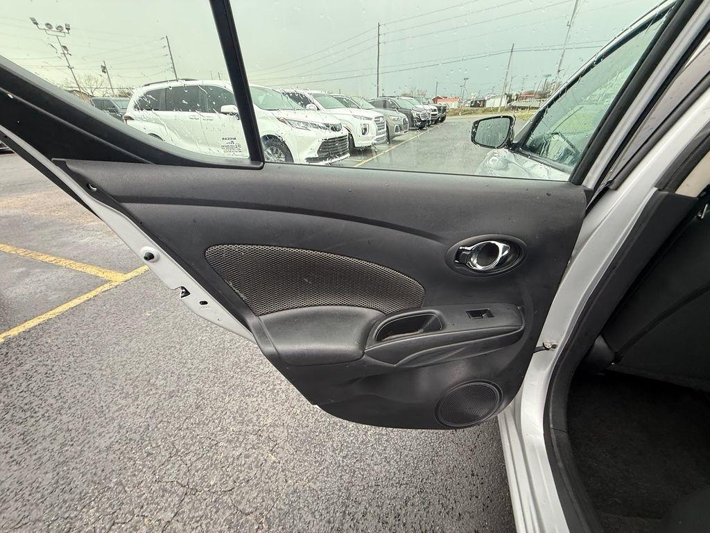 Nissan Versa 1.6 SV Sedan 2017