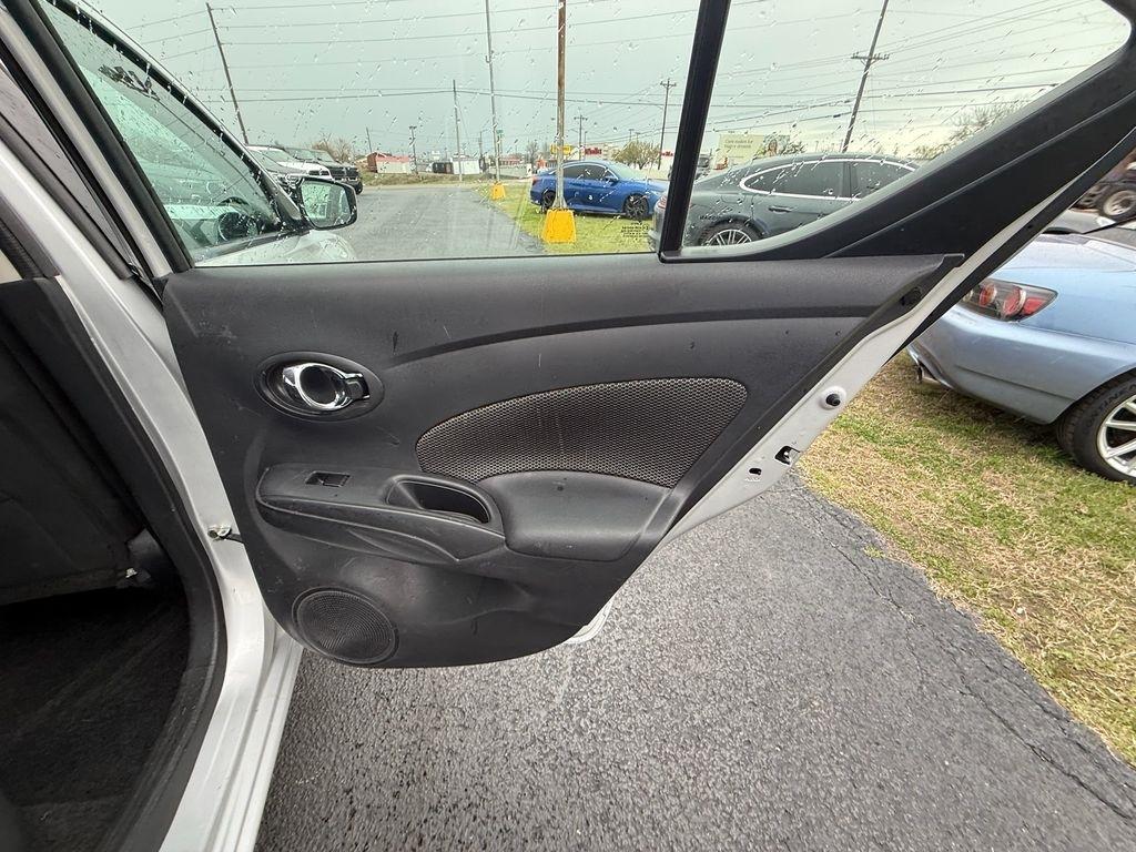 Nissan Versa 1.6 SV Sedan 2017