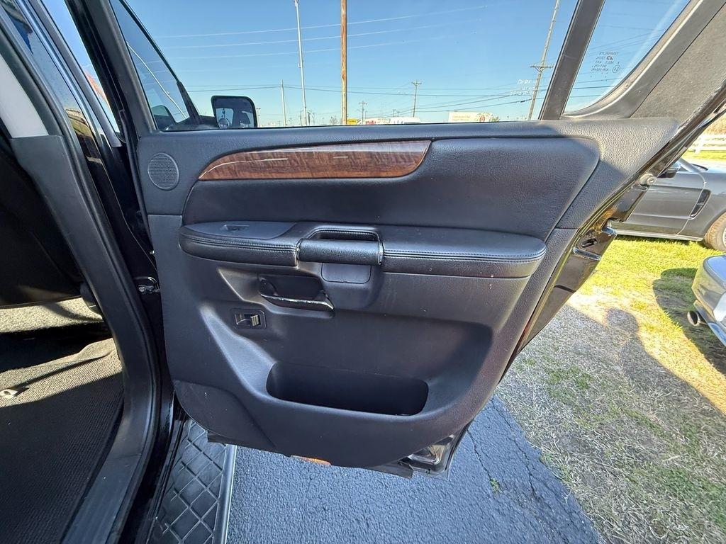 Nissan Armada SL 2WD 2014