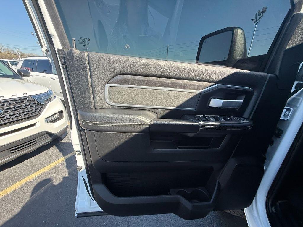 RAM 2500 Big Horn Crew Cab 4WD 2023