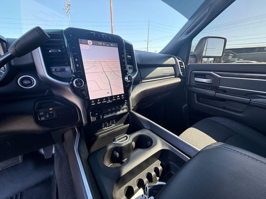 RAM 2500 Big Horn Crew Cab 4WD 2023