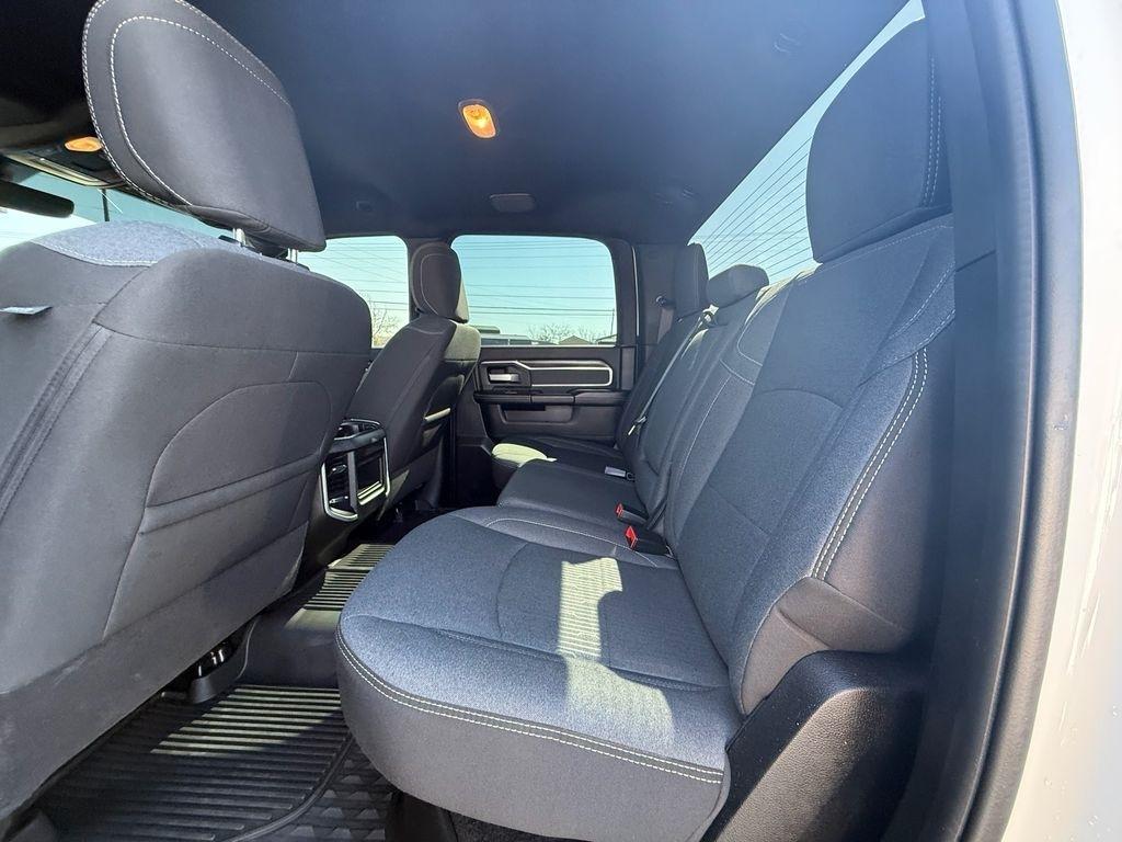 RAM 2500 Big Horn Crew Cab 4WD 2023