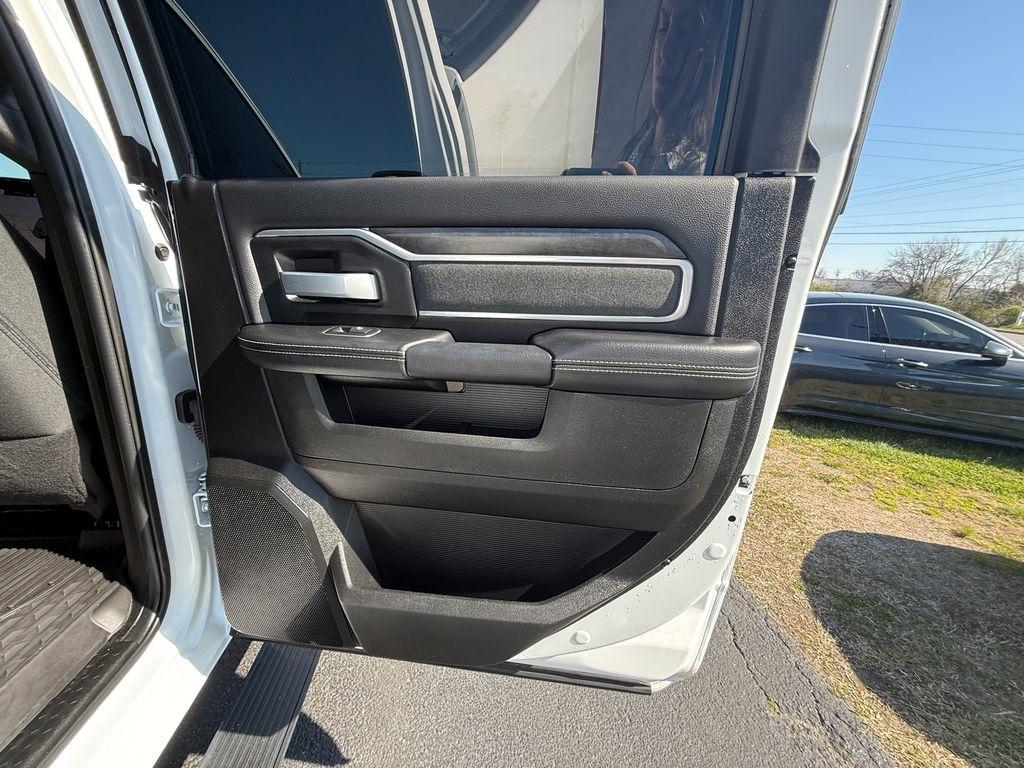 RAM 2500 Big Horn Crew Cab 4WD 2023