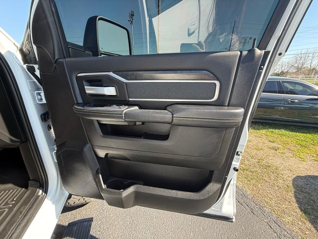 RAM 2500 Big Horn Crew Cab 4WD 2023