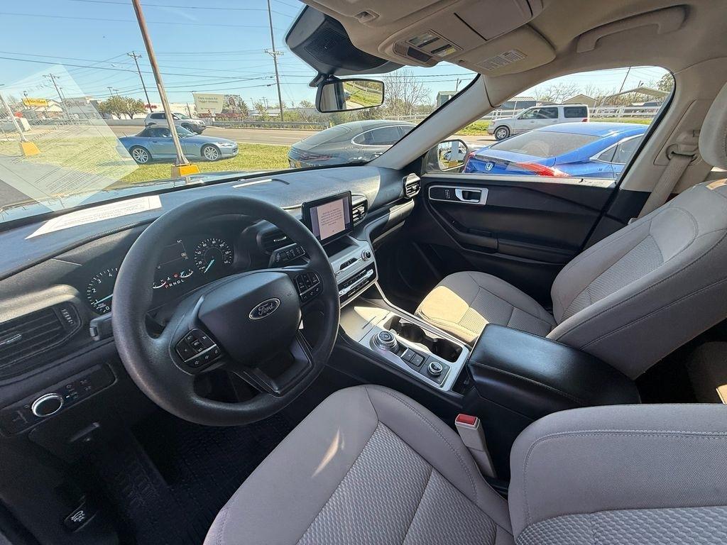 Ford Explorer Base AWD 2021