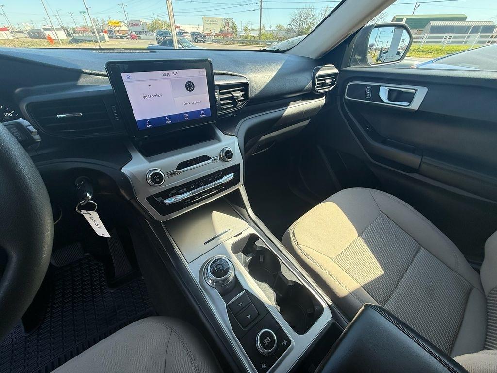 Ford Explorer Base AWD 2021