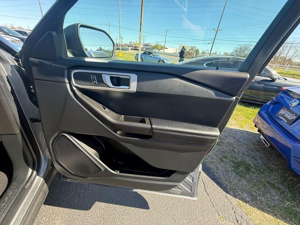 Ford Explorer Base AWD 2021