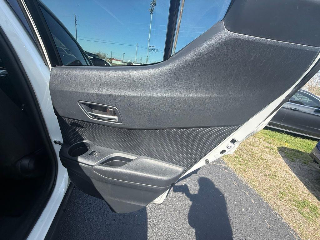 Toyota C-HR XLE 2018