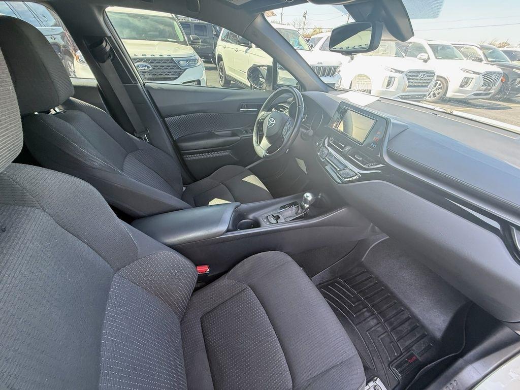 Toyota C-HR XLE 2018