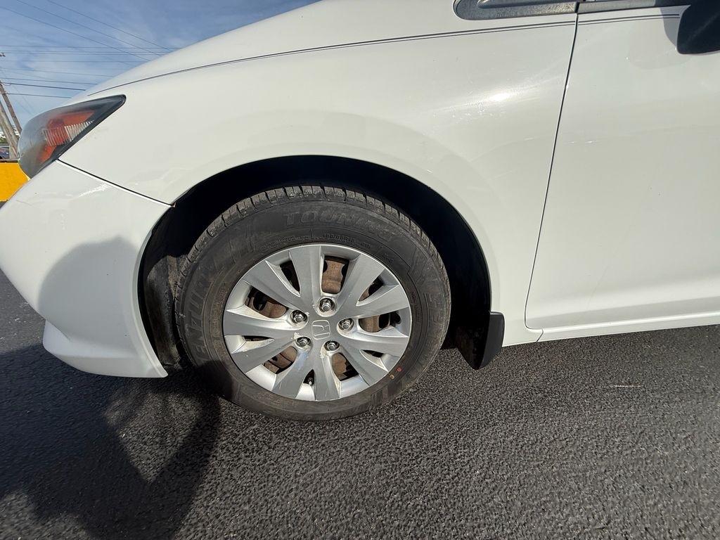 Honda Civic LX Sedan 5-Speed AT 2012