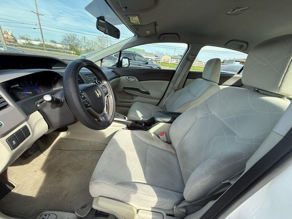 Honda Civic LX Sedan 5-Speed AT 2012