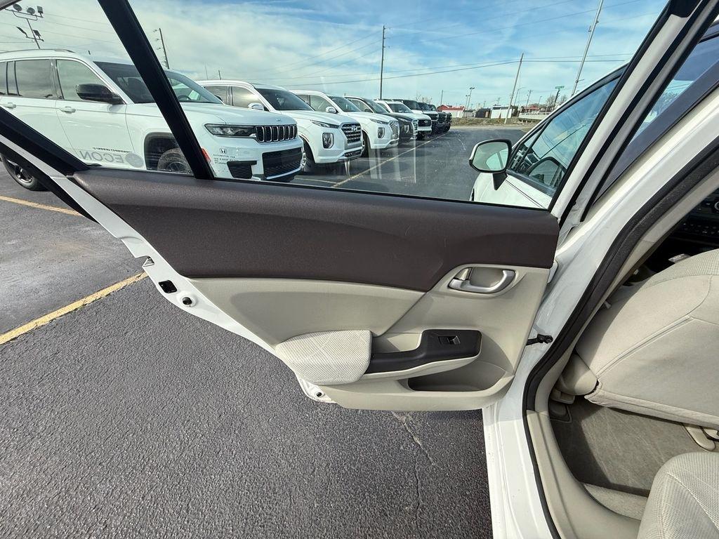 Honda Civic LX Sedan 5-Speed AT 2012