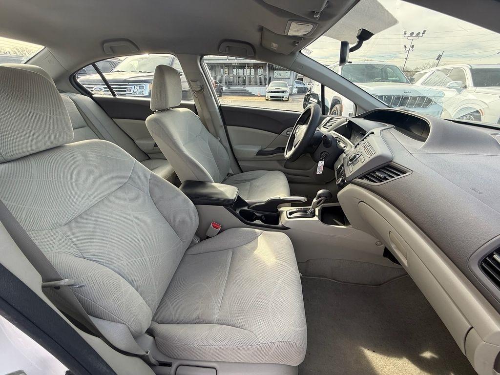 Honda Civic LX Sedan 5-Speed AT 2012