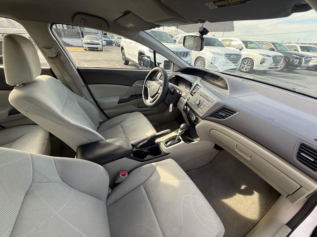Honda Civic LX Sedan 5-Speed AT 2012