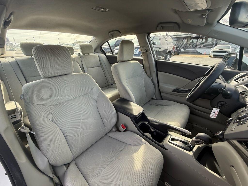 Honda Civic LX Sedan 5-Speed AT 2012