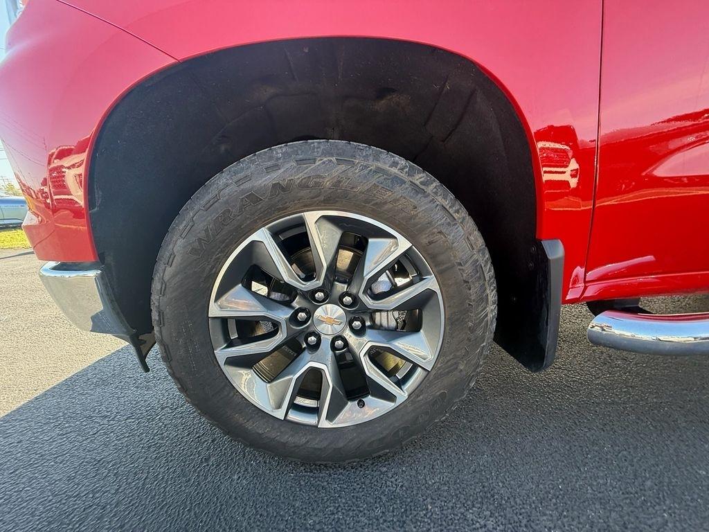 Chevrolet Silverado 1500 LT Crew Cab 4WD 2025