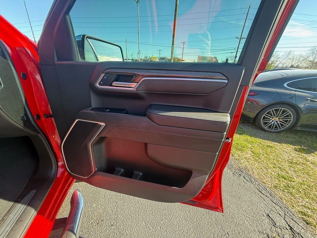 Chevrolet Silverado 1500 LT Crew Cab 4WD 2025