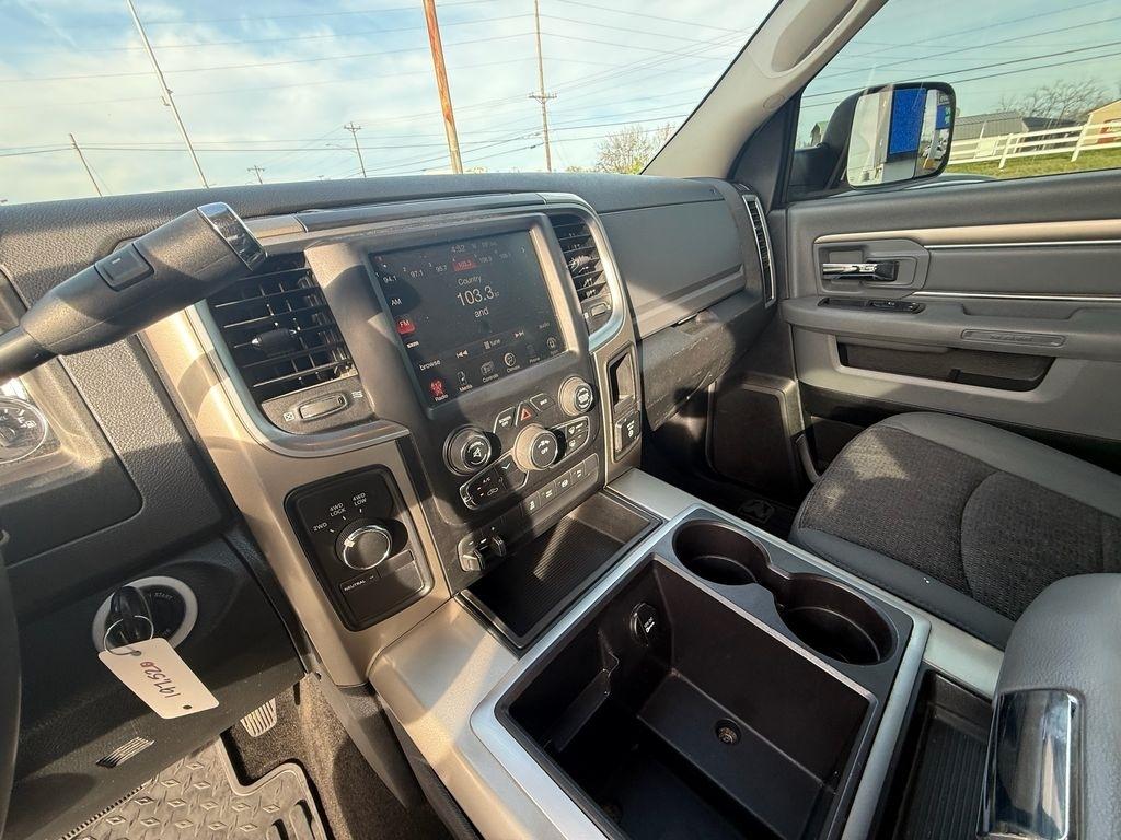 RAM 2500 SLT Crew Cab SWB 4WD 2015