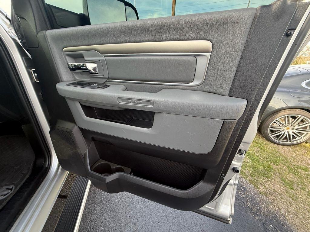 RAM 2500 SLT Crew Cab SWB 4WD 2015