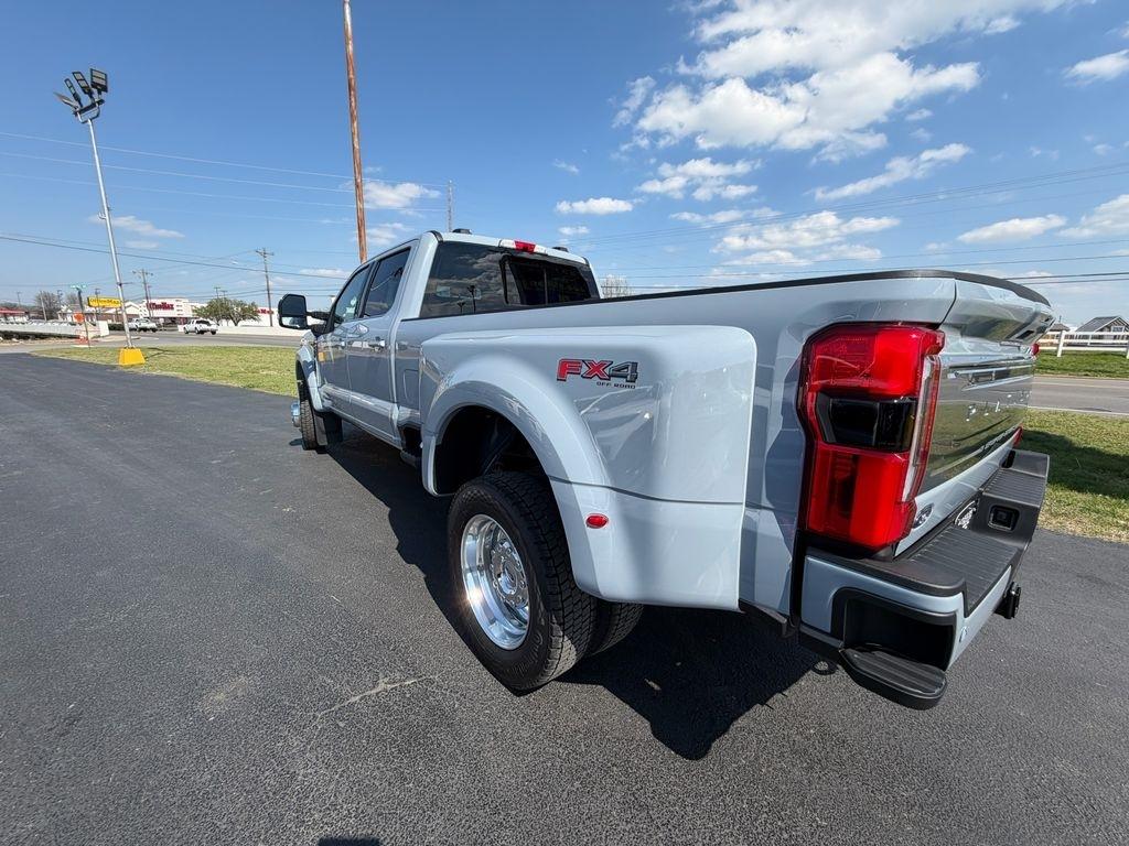 Ford F-450 SD Platinum Crew Cab DRW 4WD 2026